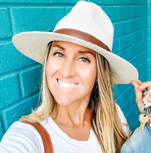 Meet your Posher, Amber